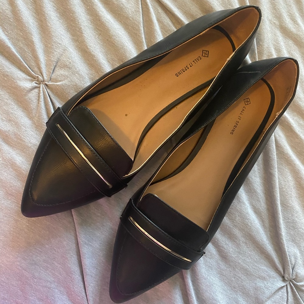 Pointed toe flats